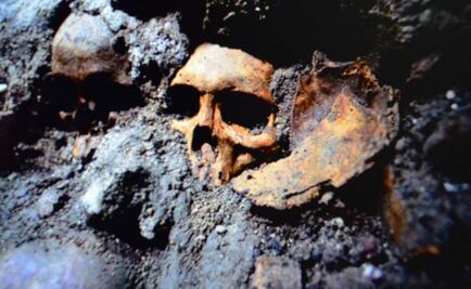 Hallan tzompantli cerca de Templo Mayor