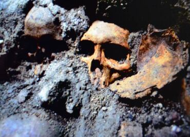 Hallan tzompantli cerca de Templo Mayor