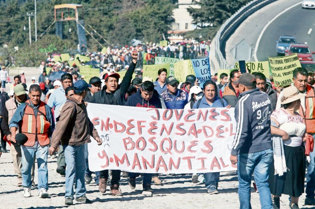Más de 2 mil personas marcharon a la Ciudad de México; dicen que los trabajos de construcción afectan los negocios en la zona de La Marquesa (JORGE ALVARADO. EL UNIVERSAL)