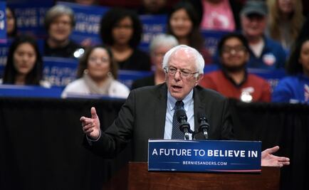 Defiende Sanders a mexicanos de ataques de Trump