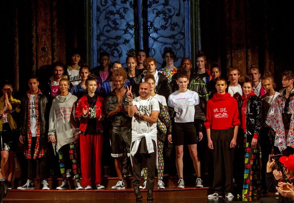 El diseñador mexicano presentó su colección "Resist", inspirada en el Barrio Bravo de Tepito / Fotos: EFE e Instagram