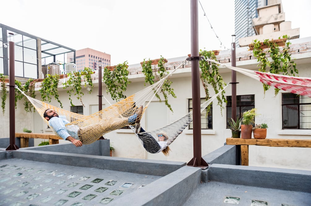 Un paseo perfecto en el centro de la CDMX, puede terminar en una cómoda hamaca del hotel Chaya. (Foto: Cortesía Chaya)