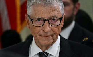 Bill Gates advierte sobre consecuencias de la IA; destruye empleos y amenaza el vínculo de los seres humanos, opina