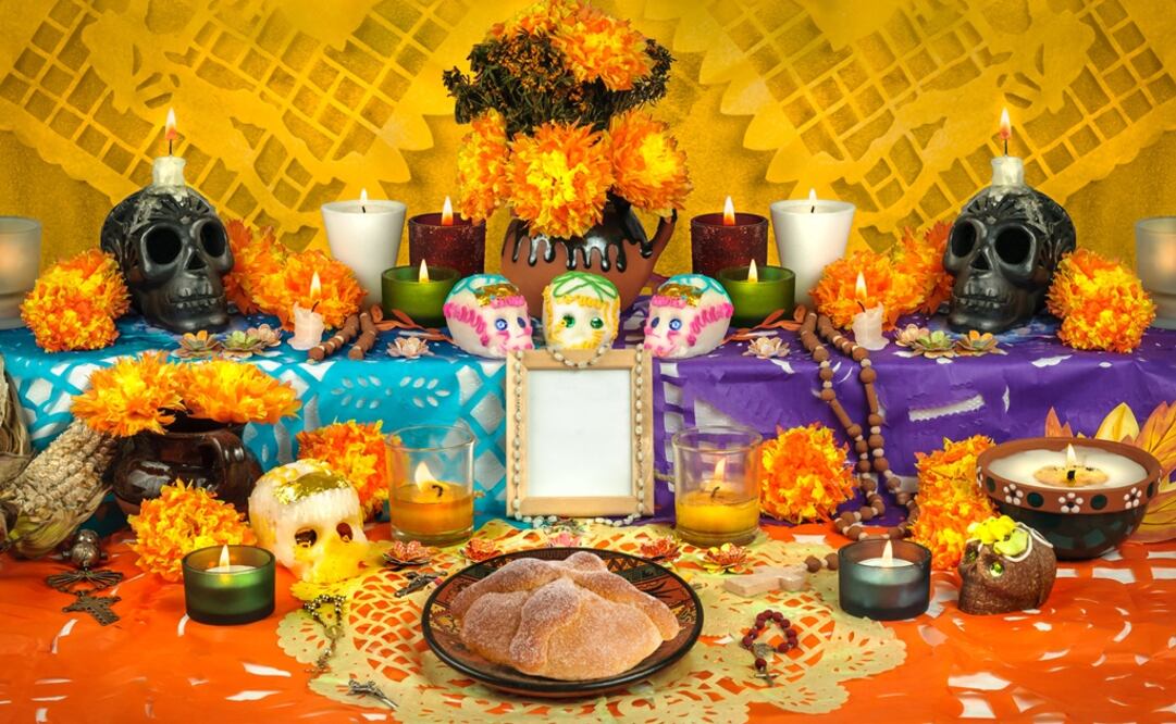 No olvides incluir en tu ofrenda los platillos y bebidas favoritas de tus difuntos (Istock)