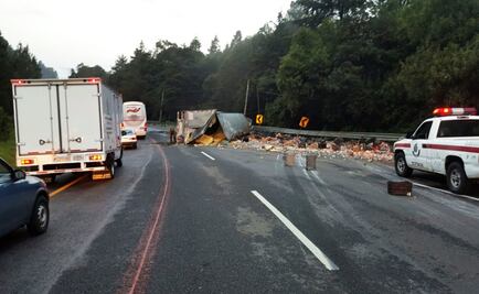 Reanudan circulación en la México-Toluca tras accidente 