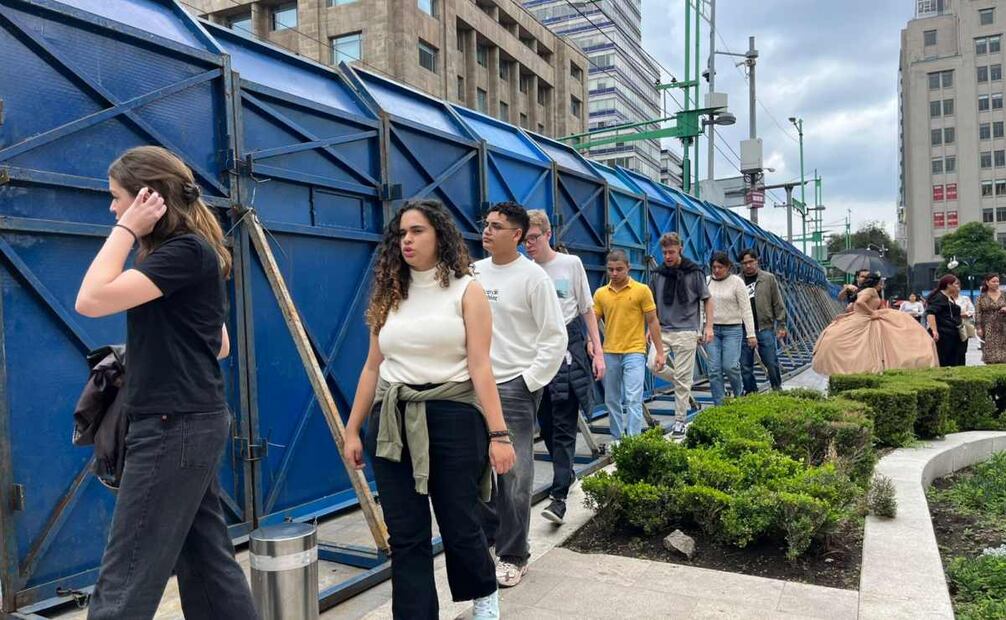 Blindan Bellas Artes por la tercera marcha contra la gentrificación. Foto: Rafael García / EL UNIVERSAL-