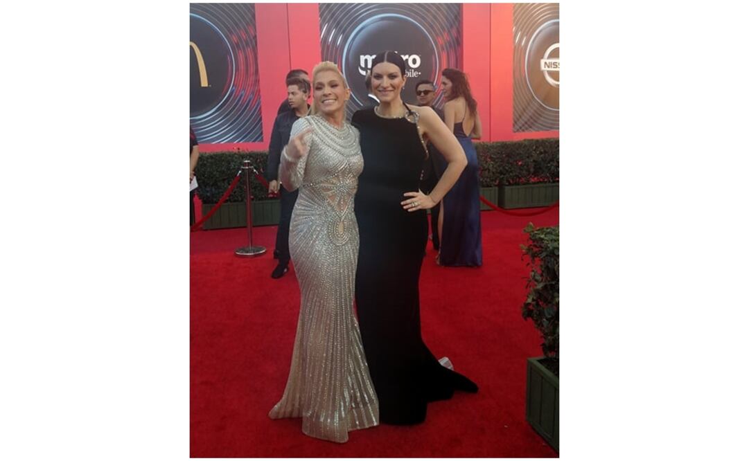 Yuri y Laura Pausini impactaron con su belleza en la alfombra roja. Foto: Araceli García/EL UNIVERSAL