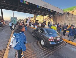 Por falta de pagos, trabajadores dan paso libre en autopistas