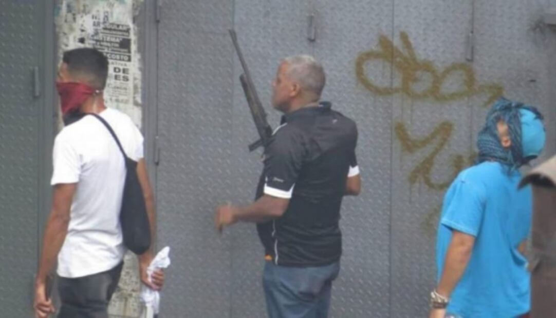 Cómo los colectivos se han convertido en la temida fuerza de choque de Maduro