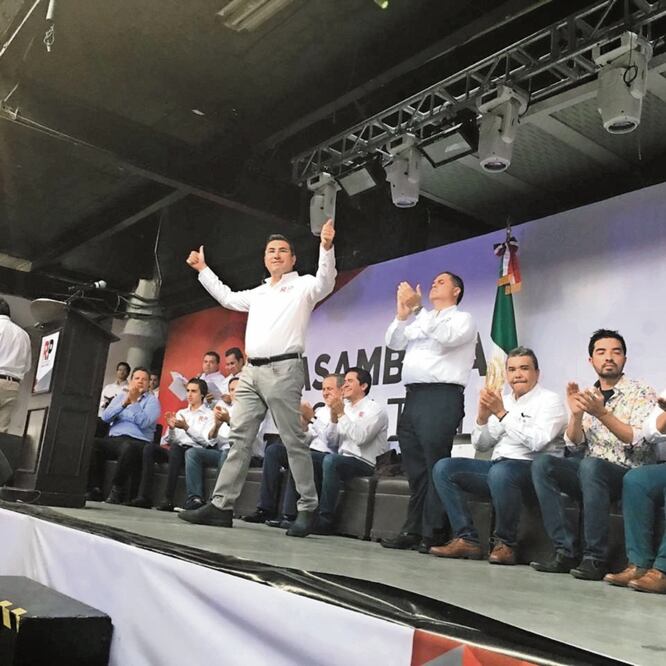 A la novena asamblea de Redes Sociales Progresistas asistió Fernando González, comisionado nacional del organismo y yerno de Elba Esther Gordillo. TOMADA DE TWITTER