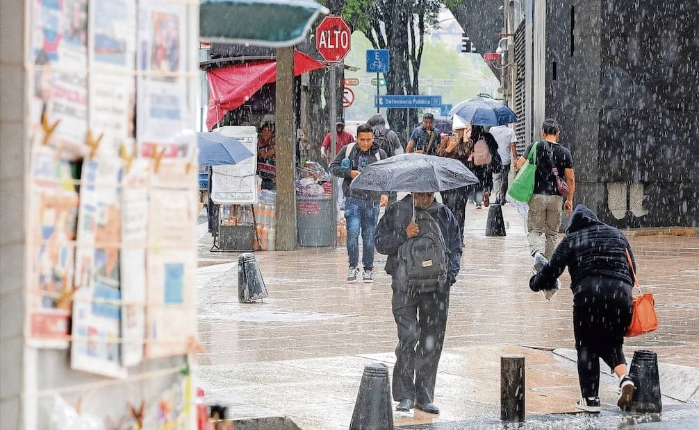 Protección Civil activó la alerta amarilla por pronóstico de lluvias fuertes y
posible caída de granizo para 13 de las 16 alcaldías de la CDMX. Foto: Osmar Alvarado / EL UNIVERSAL
