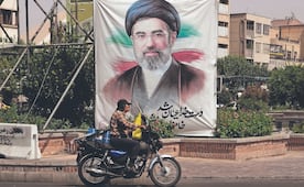 Trump amenaza con golpear a Irán “con fuerza”; sigue presión económica