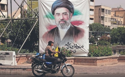 Trump amenaza con golpear a Irán “con fuerza”; sigue presión económica