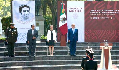 AMLO afirma que Arnoldo Martínez Verdugo demostró que es posible la transformación sin violencia