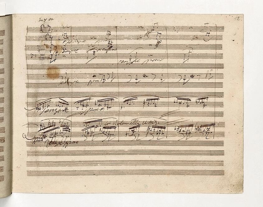 Página 12 de la partitura autógrafa de la Novena(Biblioteca Estatal de Berlín). Foto: Especial