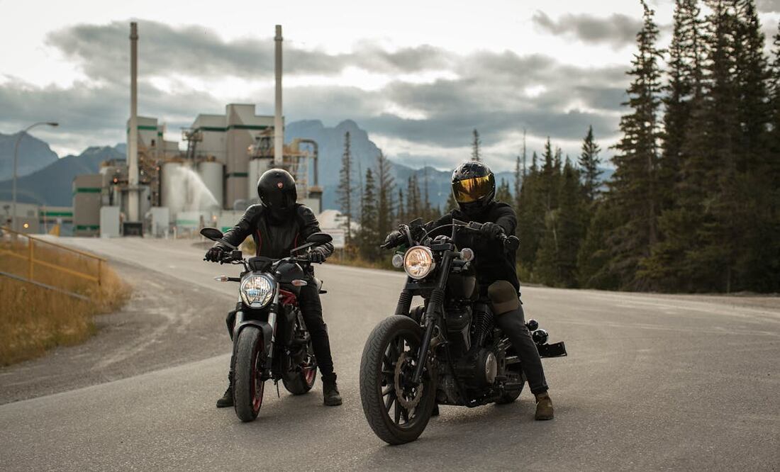 Portar este permiso para menores de edad evita una multa. Foto: Pexels