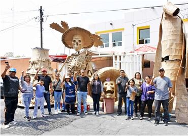 En Neza celebran Día de Muertos con cartonería tradicional; realizan catrina gigante