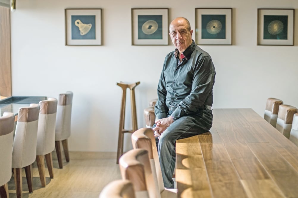 Ronny Someck ha escrito once libros de poesía; ofrece talleres, clases de literatura y trabaja con jóvenes en situaciones vulnerables. (GERMÁN ESPINOSA. EL UNIVERSAL)