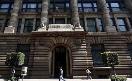 Banxico holds benchmark rate at 3%