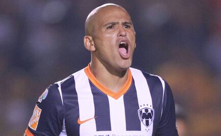Humberto Suazo se retira del futbol