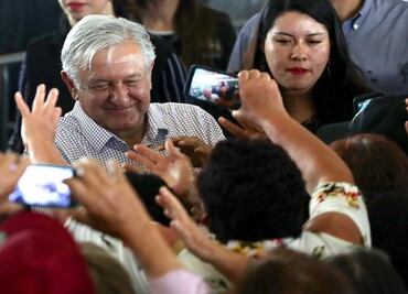 AMLO dice a su equipo "hay que trabajar 16 horas diarias", no como burócratas