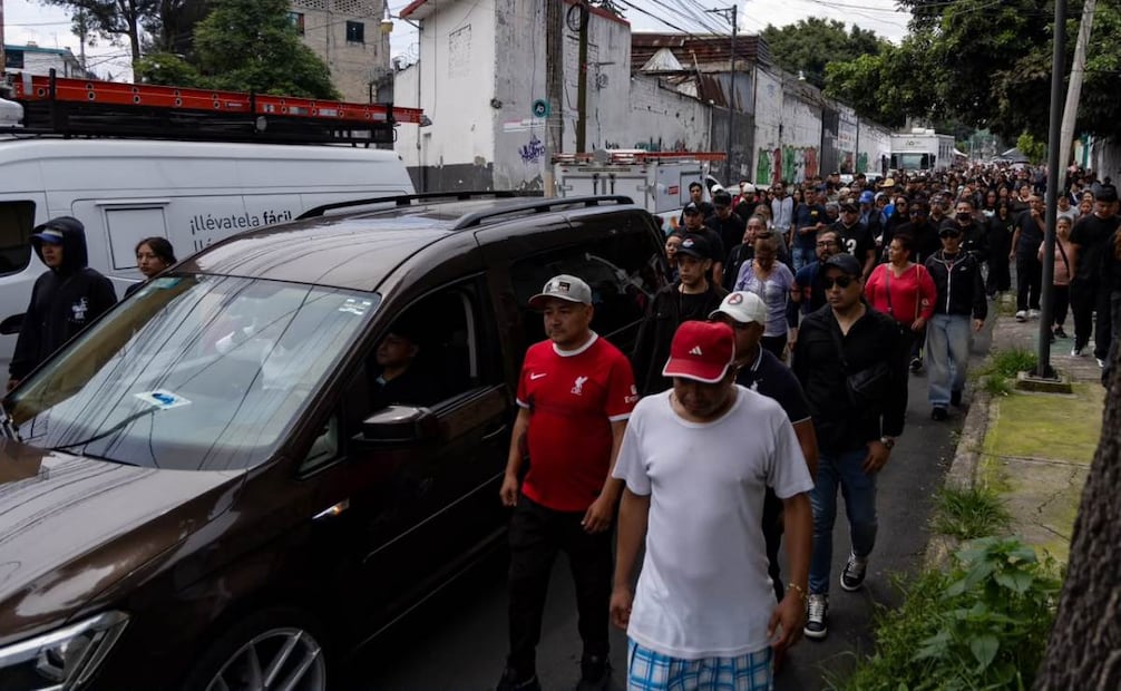 Carlitos fue una de las víctimas mortales de la explosión ocurrida la tarde del viernes en la colonia Minas de Cristo, perímetro de la alcaldía Álvaro Obregón.
(13/09/26)
Foto: Hugo Salvador / EL UNIVERSAL