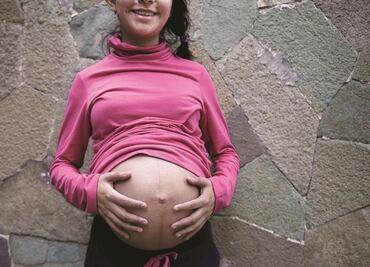 En 70% de los embarazos de niñas, padres son adultos