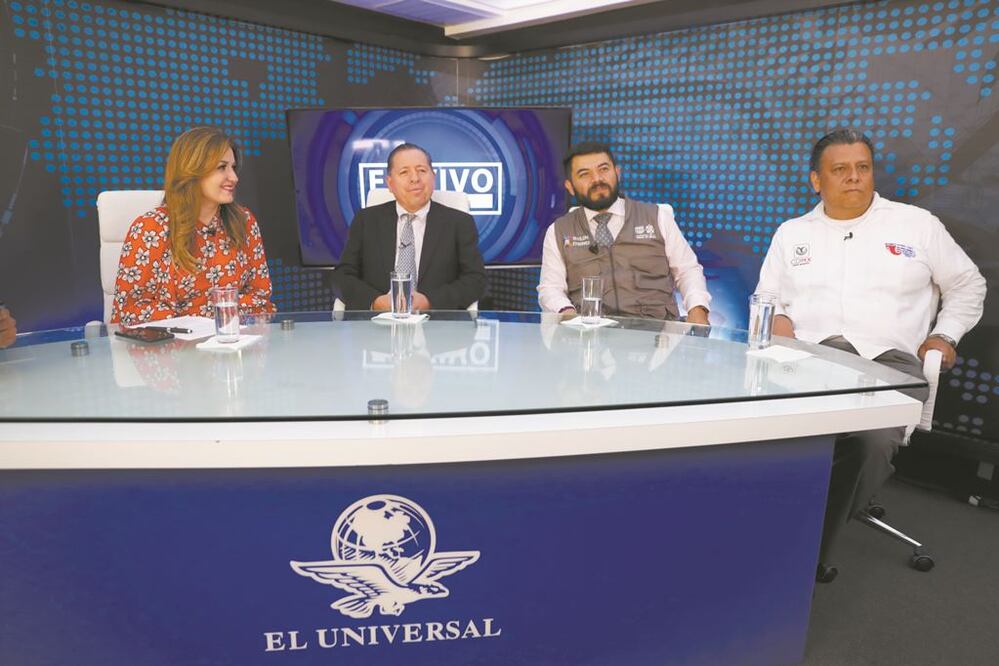 De izq. a der., Maite Ramos, de la Coparmex-CDMX; Martín Manjarrez, especialista en movilidad; Carlos Augusto Morales, funcionario de la Semovi, e Ignacio Rodríguez, vocero del MNT, participaron en debate. IVÁN STEPHENS. EL UNIVERSAL
