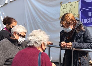 “¡Queremos pagar el predial!", habitantes de Naucalpan no alcanzan ficha para hacer el pago