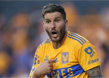 VIDEO: André Pierre Gignac 'zapea' a compañero en pleno vuelo