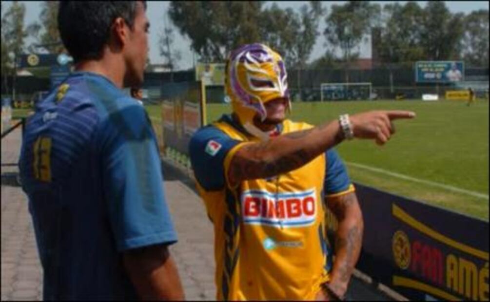 Los famosos que apoyan a Cruz Azul o América