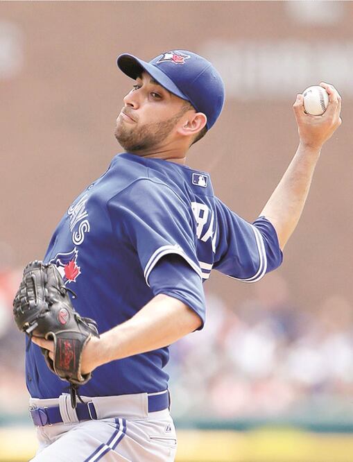 El pítcher mexicano Marco Estrada sumó su sexto triunfo de 2015. Foto: DUANE BURLESON. AP