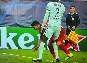 Luis Suárez y la polémica agresión a futbolista del Chelsea