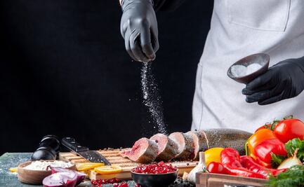 Cómo quitarle lo salado a la comida