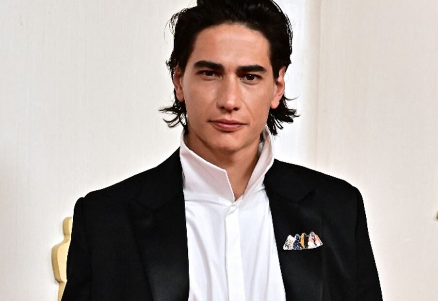 Enzo Vogrincic en la alfombra roja de la 96° edición de la Alfombra Roja.
Foto: AFP / Frederic J. Brown