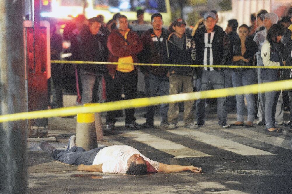 Remodelaba un local para iniciar negocio; lo ejecutaron