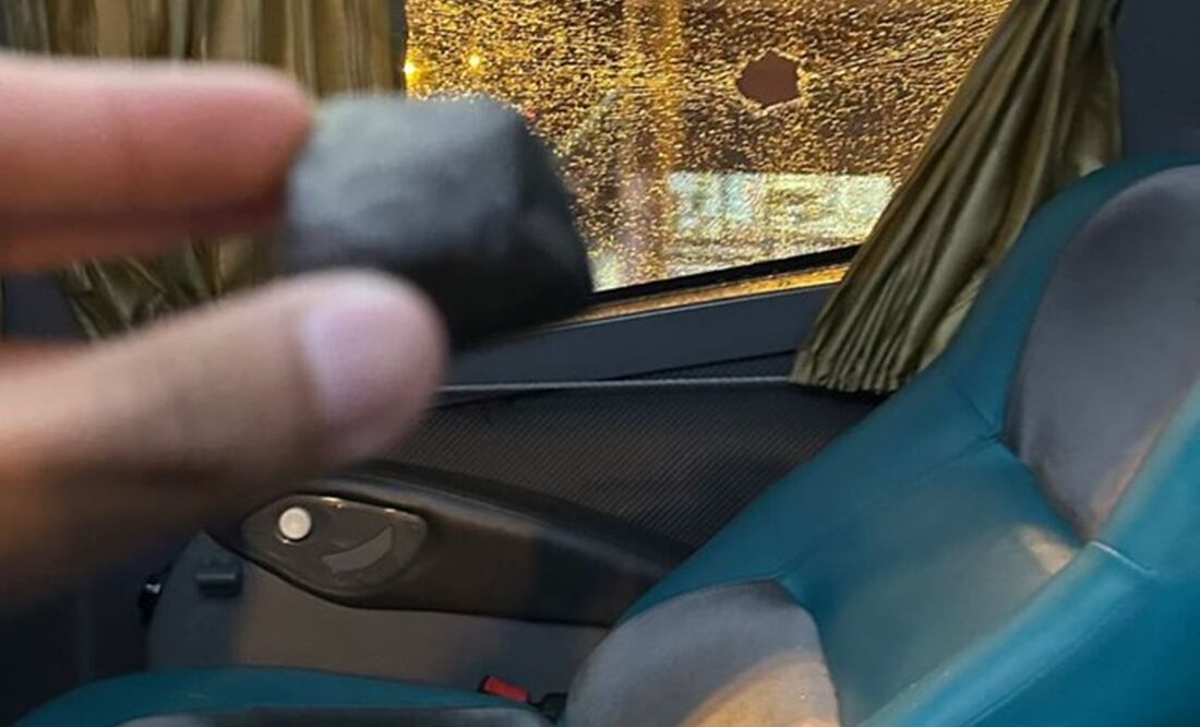 Un jugador de Tigre compartió las piedras dentro del camión / Foto: Especiales