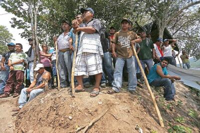 Comuneros de Aquila y federales acuerdan reforzar seguridad