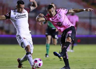 Querétaro y Xolos empatan en polémico partido