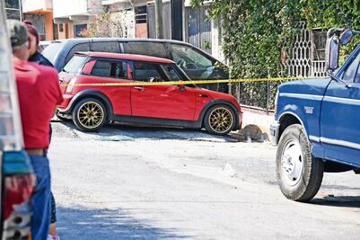Matan a conductor de un Mini Cooper en Iztapalapa