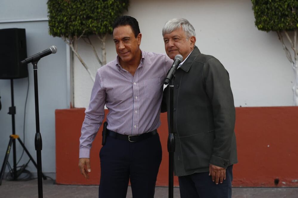 El presidente electo, Andrés Manuel López Obrador en reunión con el gobernador de Hidalgo, Omar Fayad (YADIN XOLALPA. EL UNIVERSAL)