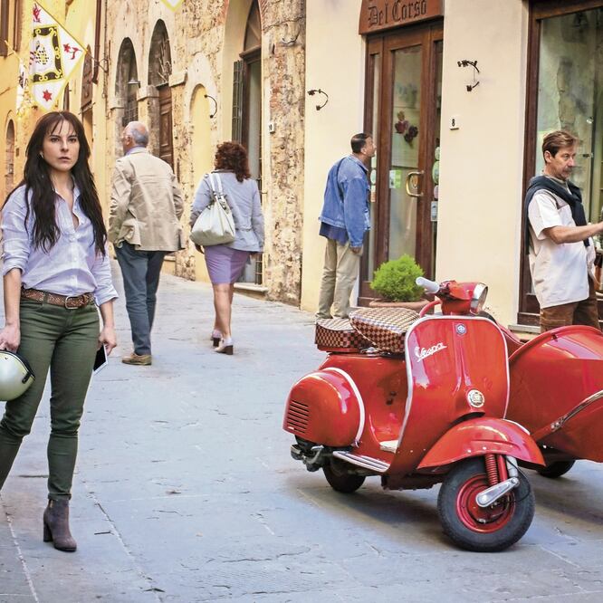 Tras ocho años del estreno de la primera, la cadena Telemundo estrena hoy la segunda temporada de La reina del sur, serie protagonizada por Kate del Castillo. FOTO: TELEMUNDO, NETFLIX