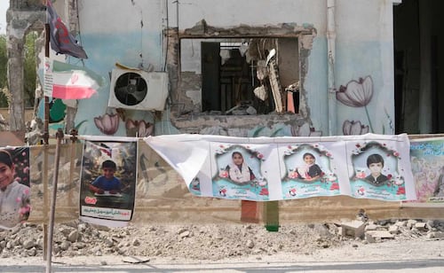 Irán reanuda clases tras cierre de escuelas por la guerra con EU; más de 16 millones de alumnos asistirán este año, calculan