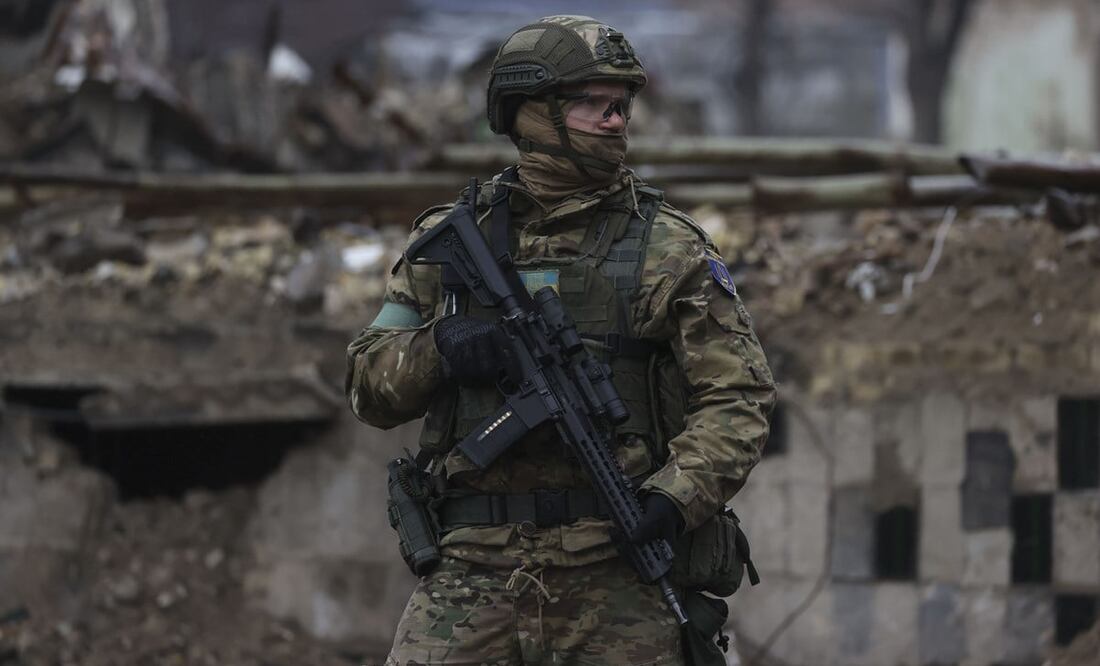 El ministro británico de Exteriores, David Cameron, declaró a principios de este mes que así como Rusia ataca a Ucrania en su propio territorio, se puede entender perfectamente por qué Ucrania siente la necesidad de defenderse. Foto: AMiguel Gutiérrez/EFE