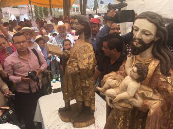 Devuelven figuras religiosas robadas a capilla de Hidalgo