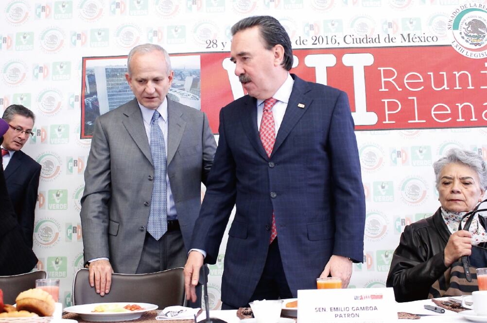 El coordinador parlamentario del PRI en el Senado, Emilio Gamboa Patrón, afirma que entre los temas de su bancada están las leyes contra la tortura y la desaparición forzada, así como el Sistema Anticorrupción (JENIFER NAVA. EL UNIVERSAL)