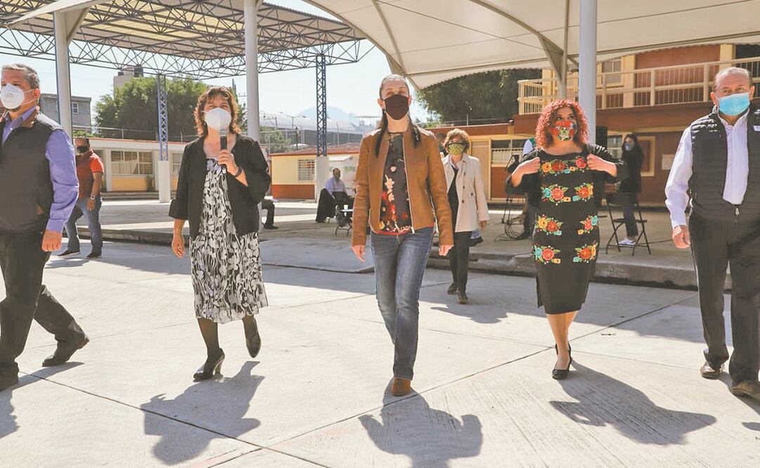Claudia Sheinbaum visitó la escuela J. Concepción Rivera, en Iztapalapa, la cual ya fue rehabilitada. Foto: Tomada de Twitter