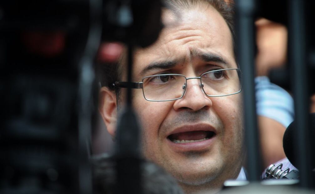 El gobernador de Veracruz, Javier Duarte de Ochoa, acudió a las oficinas de la SEIDO, para presentar una denuncia en contra del gobernador electo de dicho estado, Miguel Ángel Yunes, por presunto enriquecimiento ilícito, el pasado 5 de agosto de 2016. Foto: Diego Simón Sánchez/ Cuartoscuro
