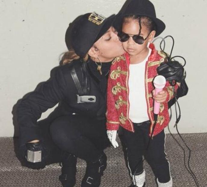 Famosos disfrazados de famosos