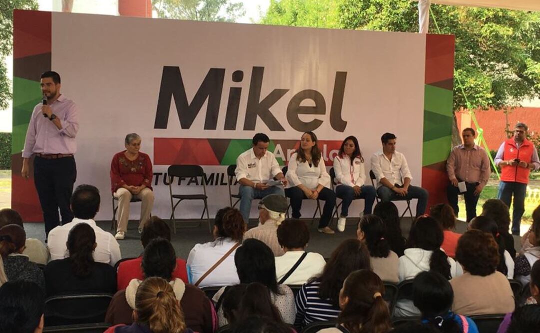 Mikel critica medida de tabletas en taxis de la CDMX